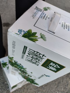 买了两箱牛奶，感慨一下东子的服务退步了很多