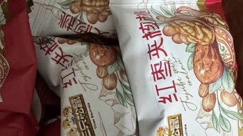 三只松鼠红枣夹核桃：滋补美味，健康零食新风尚！