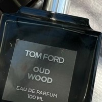 Tom Ford乌木沉香香水：独特的木质东方调魅力