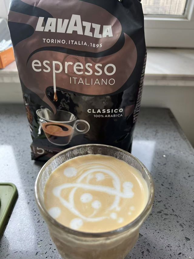 油脂丰厚，价格还行的拉瓦萨阿拉比卡拼配咖啡豆