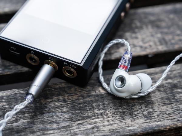 中端的优雅“圈味”——评MEZE Alba入耳耳机