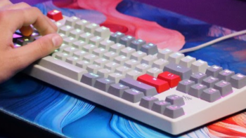 Cherry 樱桃发布 XTRFY K4V2 RGB TKL、MX 8.2 TKL XAGA 无线游戏机械键盘