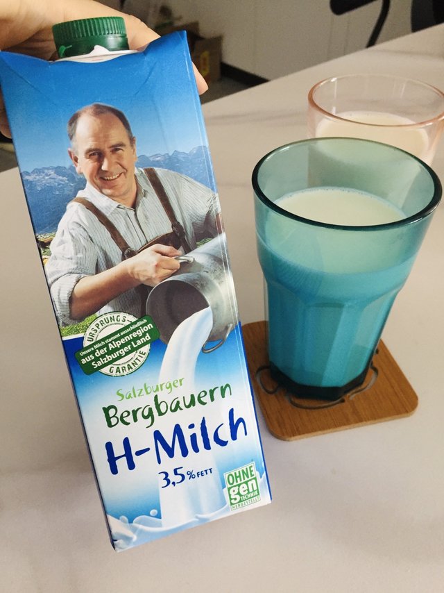 早餐干一杯，来自阿尔卑斯山脉的萨尔茨堡牛奶，开启元气满满的一天！