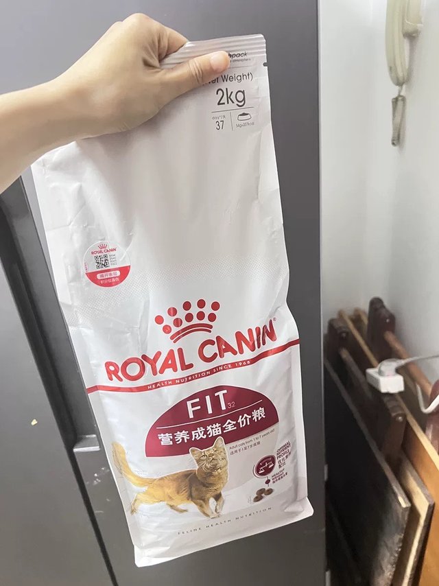 皇家F32成猫猫粮：营养均衡，猫咪健康之选