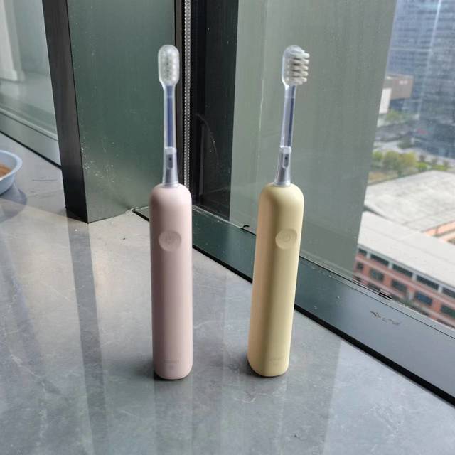 10年电动牙刷使用者分享：长期使用电动牙刷，牙齿会变松吗？徕芬扫振电动牙刷、舒客、飞科热门电动牙刷