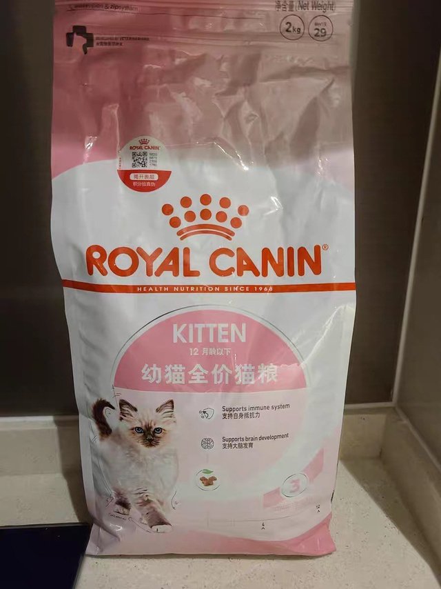 喵星人的美食盛宴，皇家猫粮的秘密