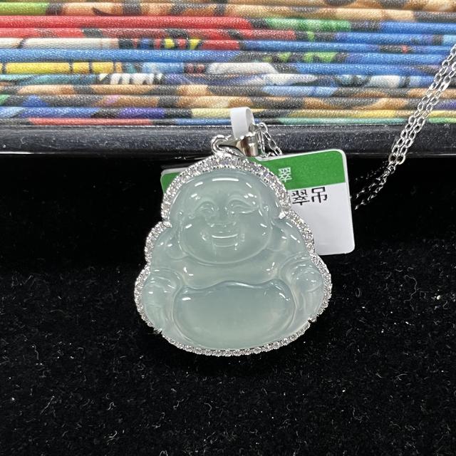 每日派送好运冰种蓝水翡翠佛公吊坠，来看看这份惊喜吧！