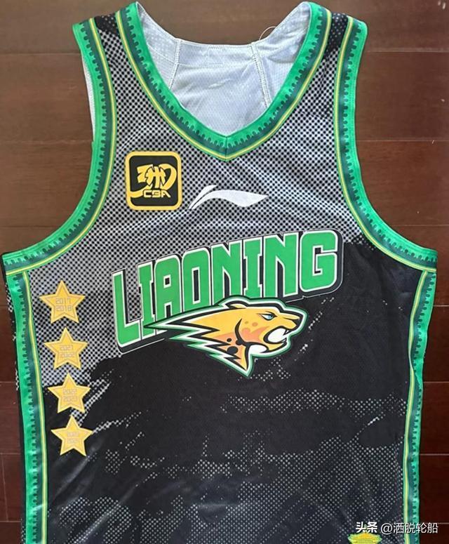 辽篮新球衣公布！4星上身+黑绿渐变，球迷直言好丑！