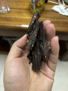 除了有点费牙，这样的全干牛肉干吃着真带劲。