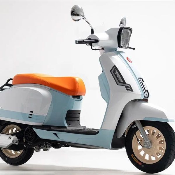 破界推出125cc复古踏板“小卡拉”，售价4980元起