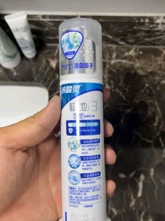 冷酸灵海洋薄荷香，让牙齿更闪亮。