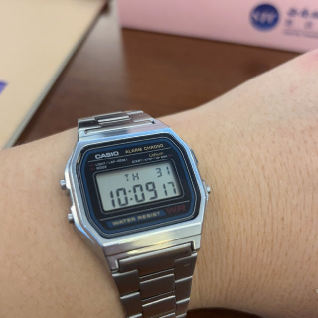 今年最佳二：百元内电子表，轻量稳定，还得是它