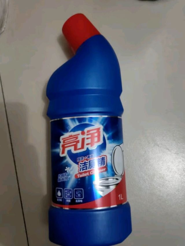 强力清香洁厕液，让厕所焕然一新！