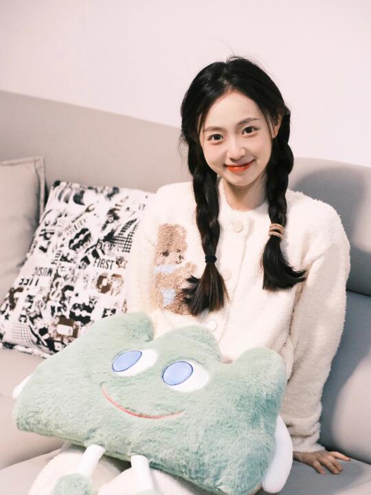 今日份睡衣限定版的我🥛