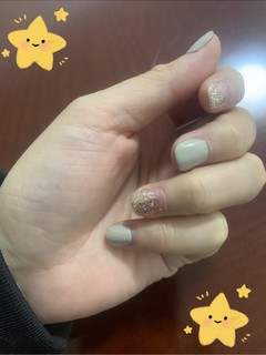 是谁 还没看到我的新指甲油💅