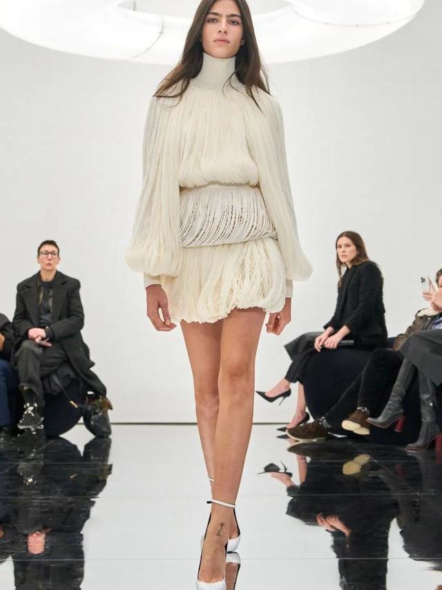 Alaïa 2024秋冬系列，精湛设计，廓形张力