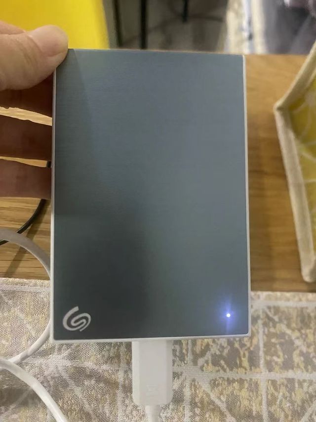 Seagate 希捷移动硬盘，数据存储的可靠伙伴。