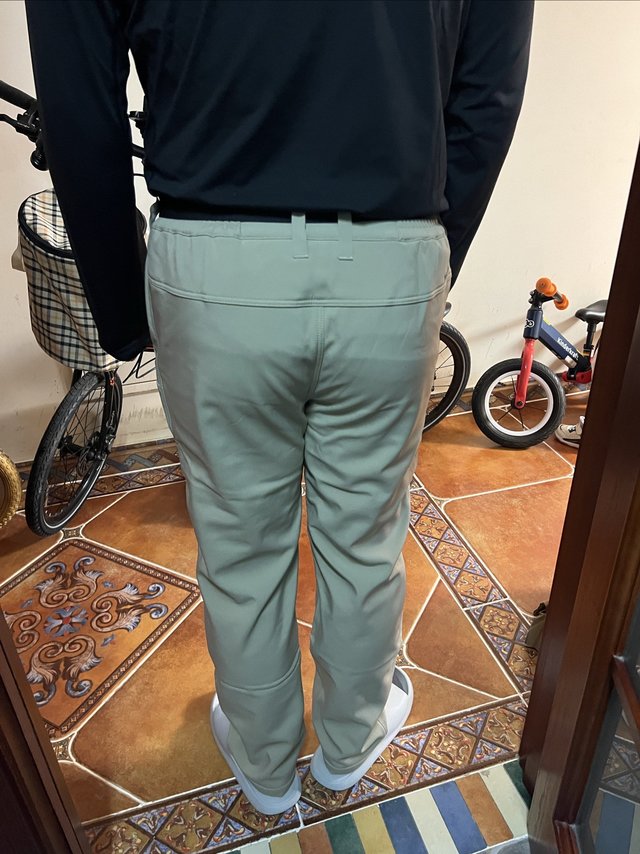 今年东哥的服饰支付卷买的软壳裤真不错，还有下一期吗？