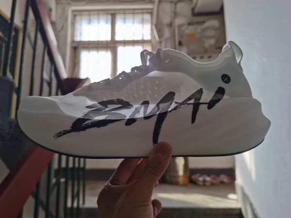 驚艳驚喜驚碳｜必迈驚碳3.0“侠客”配色开箱欣赏（BMAI/惊碳系列/A-TPU超临界板材发泡）