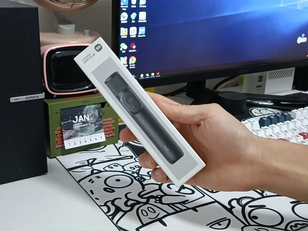 集自拍杆、直播手柄、支架等多种功能于一身