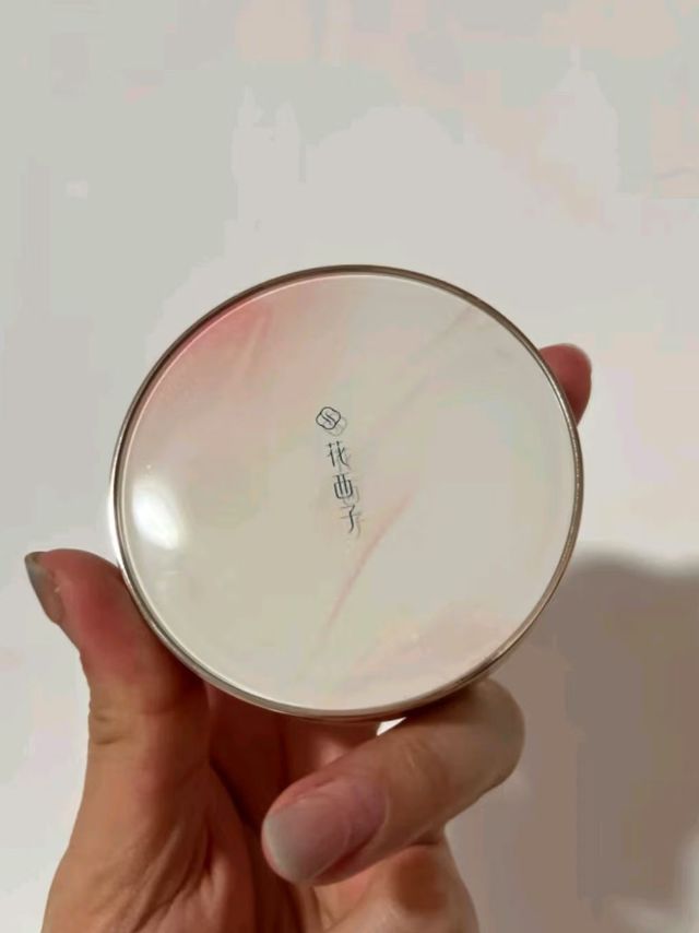 哇！花西子气垫，遮瑕又轻薄！