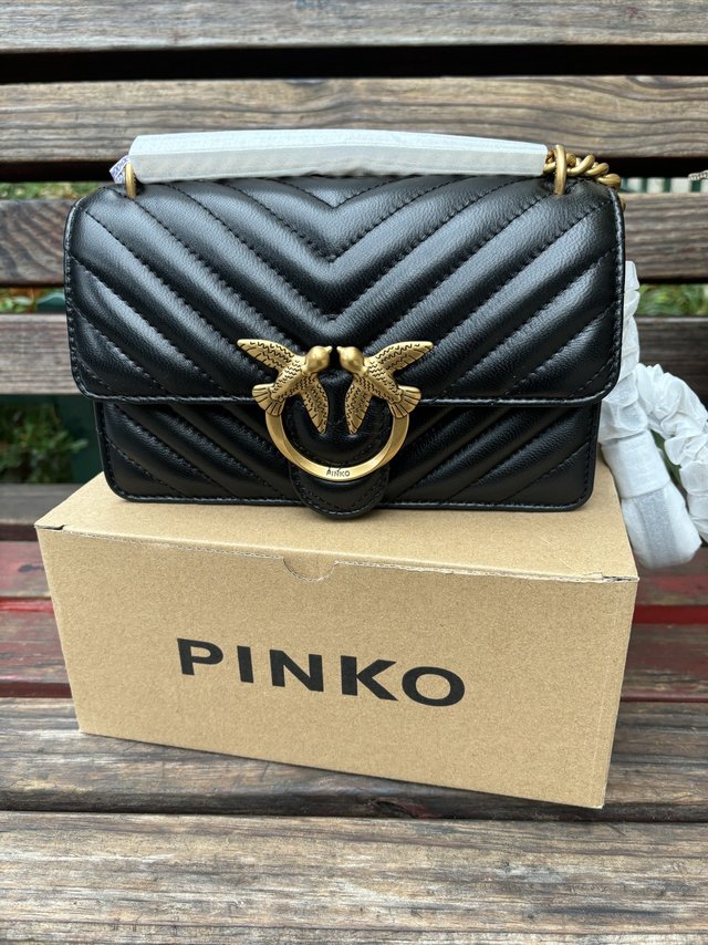 PINKO燕子包，一眼沦陷，关键是价位还给力