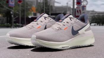 W NIKE AIR ZOOM STRUCTURE 25白蓝色设计：时尚百搭与专业跑步支持兼备