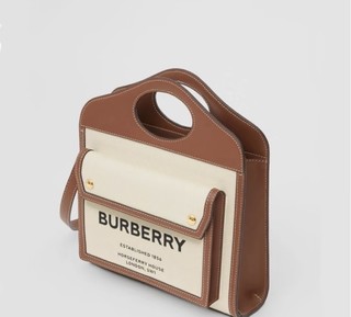 Burberry mini pocket巴宝莉信封包邮差包 这么搭配居然也蛮好看的