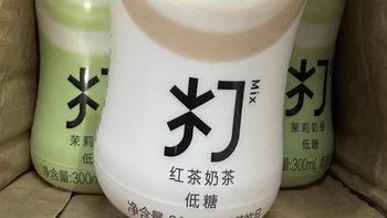 农夫山泉“打”奶茶：一口清爽，尽享自然之味！