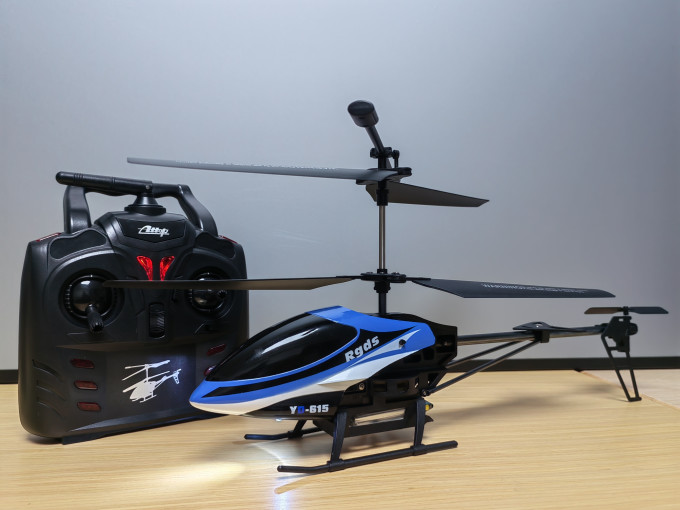 二十元的遥控直升飞机孩子相当喜欢大人也喜欢这个真心超值