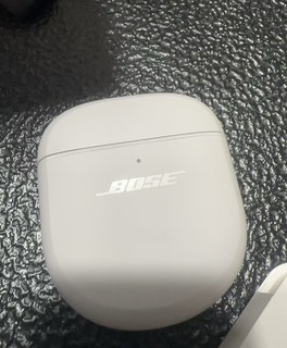 《评 BOSE 降噪耳机大鲨三代：沉浸模式与底噪》