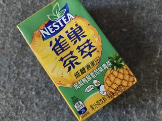 鸭屎香茶饮料的赛道竞争很激烈呀！