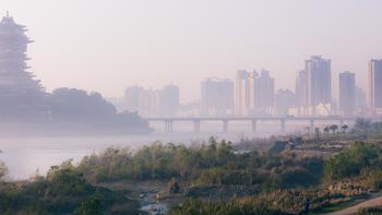 李子柒家乡火了！与九寨沟相邻，雪山花海、米线肥肠...这座川西的人间净土，竟是四川第二大城市！ 