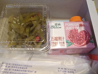 打工人日记：吃不饱的东航机餐