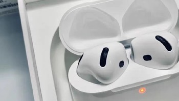 数码爱好者亲测：AirPods 4 降噪版搭配USB-C充电盒，无线耳机的终极体验！