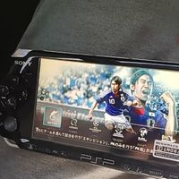 索尼 PSP3000 是一款令人难忘的掌上游戏机。