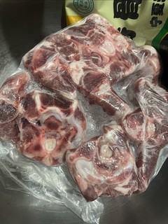 这款羊蝎子不错，新鲜不膻，肉也不少