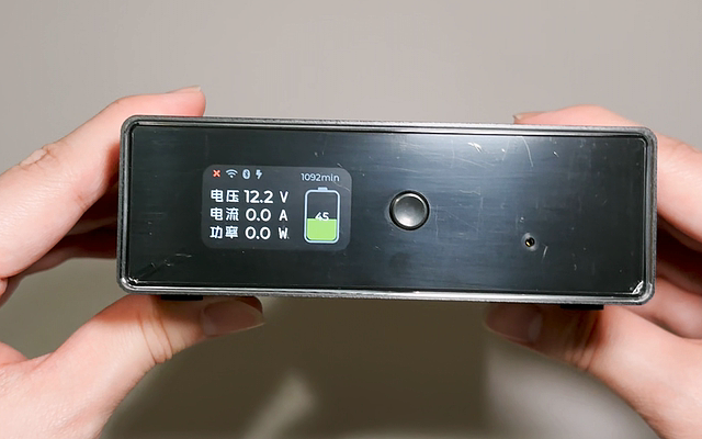 瓦力智能 UPS，告别 NAS 断电焦虑