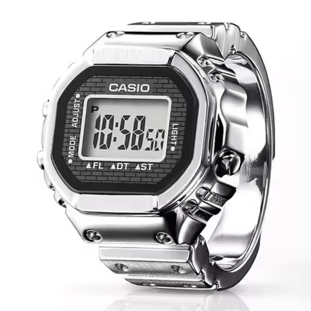 Casio 推出可穿搭「戒指表」CRW-001-1JR