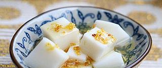 赌书消得泼茶香，闲谈杏仁豆腐 