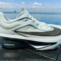 全新Nike Zoom Fly 6：全掌ZoomX泡棉与碳板设计如何提升跑步训练表现