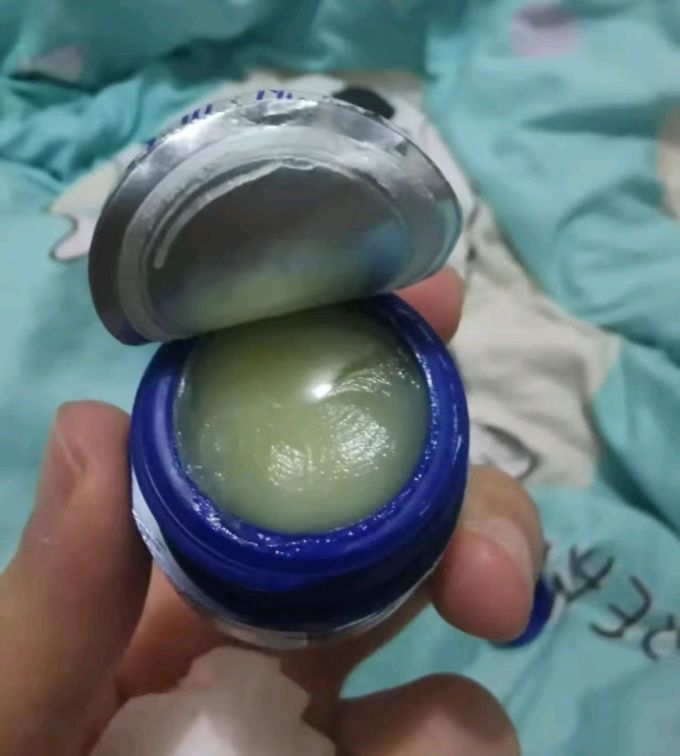 百蕾适润唇膏(百蕾适润唇膏保质期怎么看)