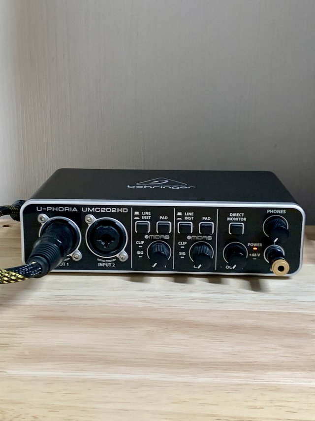 入门声卡：百灵达UMC202HD