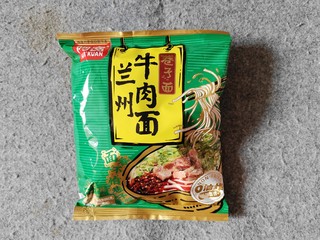 家门口没有清真兰州牛肉面，吃个速食版解解馋！