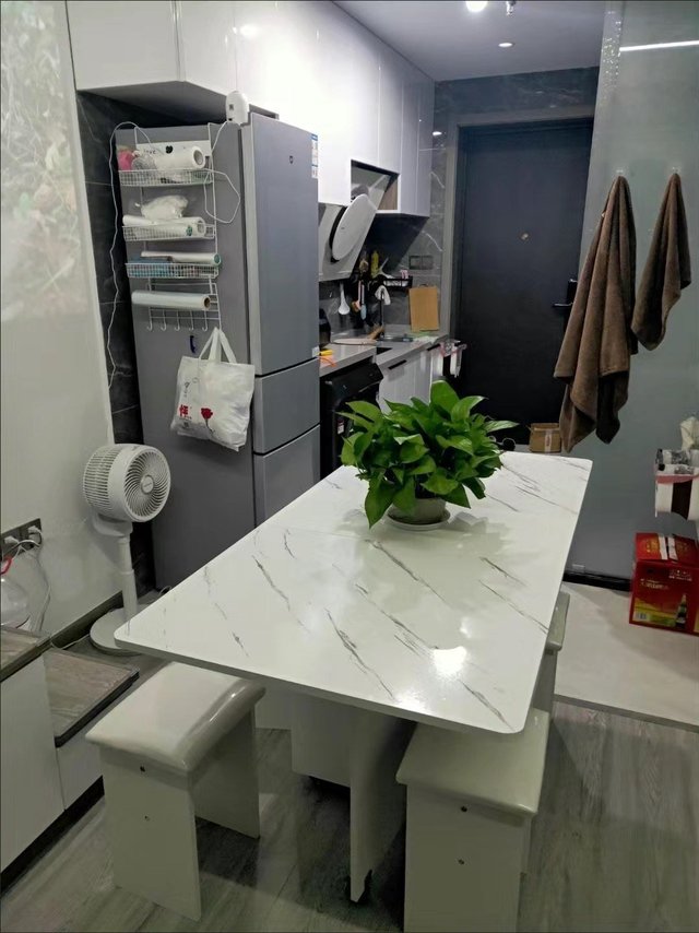 收纳超方便的折叠餐桌