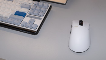 超长续航，8K高回报率，轻量化无线游戏鼠标，雷柏VT3PRO MAX测评 