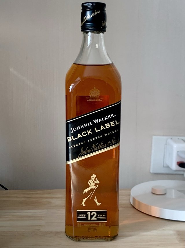64元抢到的尊尼获加黑方威士忌，真香！