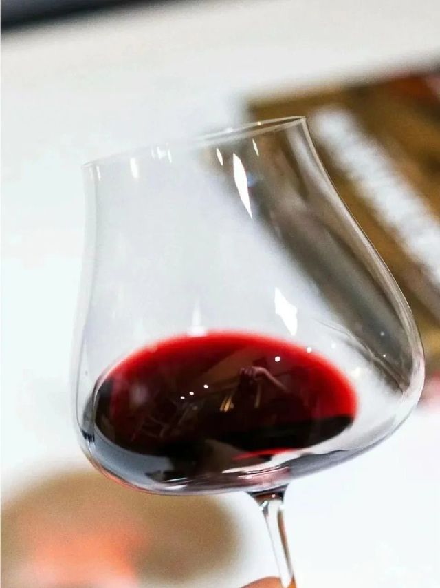 成年人的快乐是一个人微醺的浪漫