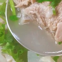 《传统美食：羊排炖萝卜的制作技巧》