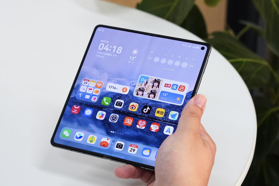PhoneTalk：红枫原色影像、原生鸿蒙加持，华为 Mate X6一周使用体验